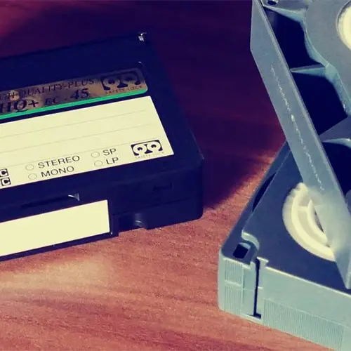 Sauvegardez vos souvenirs anciens avec notre service de transfert Numérisation de cassettes VHS, Mini-DV et Super 8 à La Garde