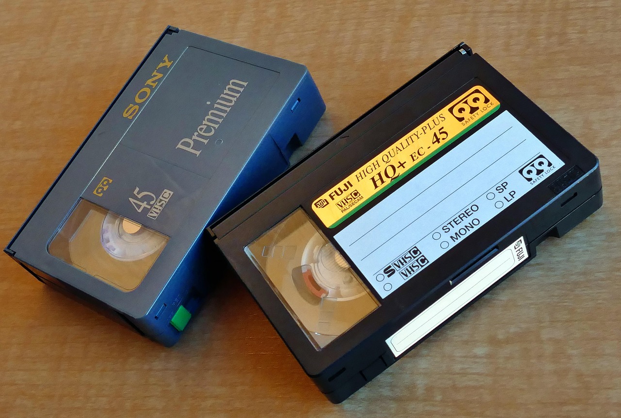 Sauvegardez vos souvenirs anciens avec notre service de transfert Numérisation de cassettes VHS, Mini-DV et autres à La Garde