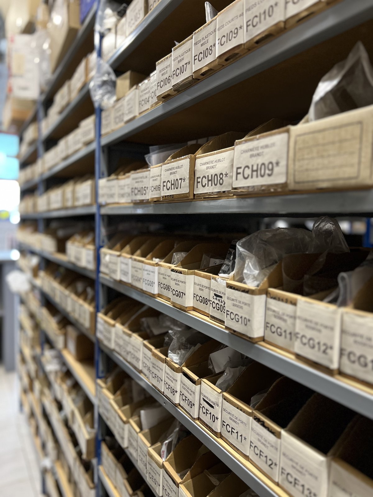 Nous disposons d'un grand stock de pièces détachées en magasin Stock des pièces détachées de Clinique Ménager